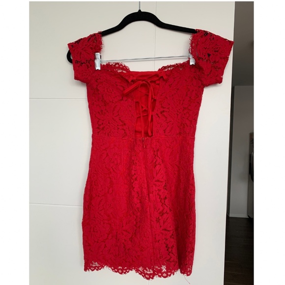 Tobi Emma Off Shoulder Lace Bodycon Dress in Red - Picture 4 of 4